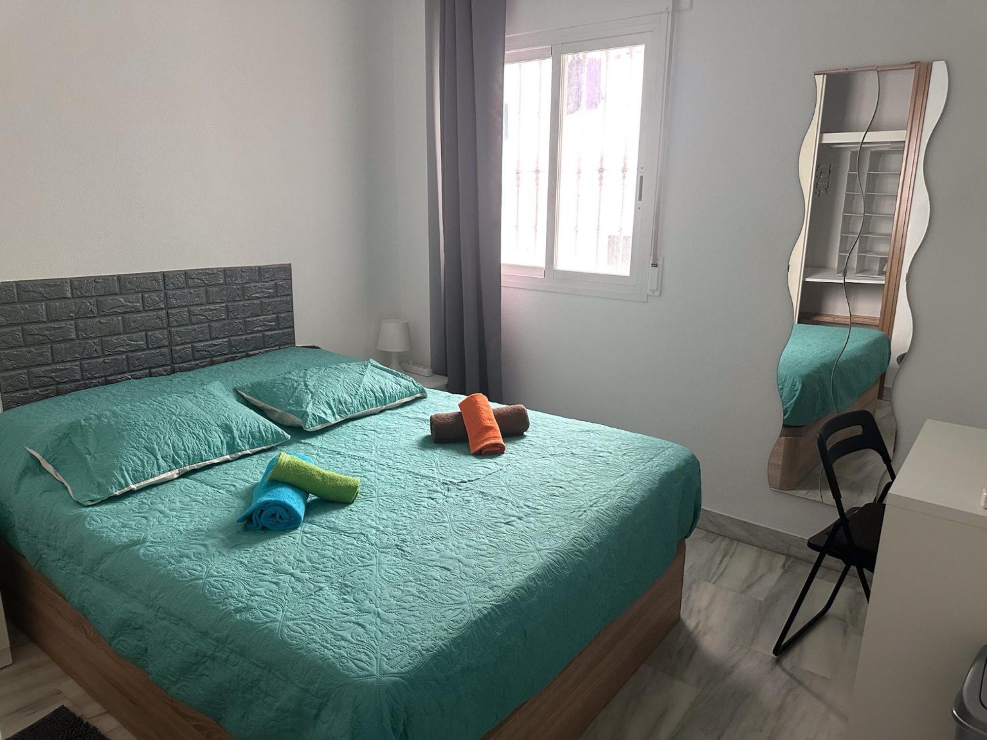 Privada En Compartidos * Torremolinos